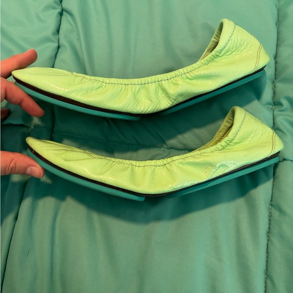 GUC Mint Green Patent Leather Tieks, Size 9 - Picture 5 of 10